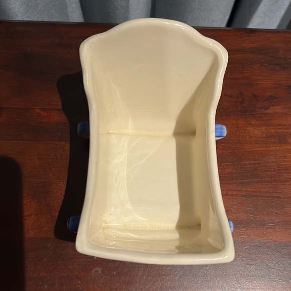 Vintage Planter, Cradle on Rockers Decorated with Blue Bows & Pink Flowers Roses - Picture 10 of 11